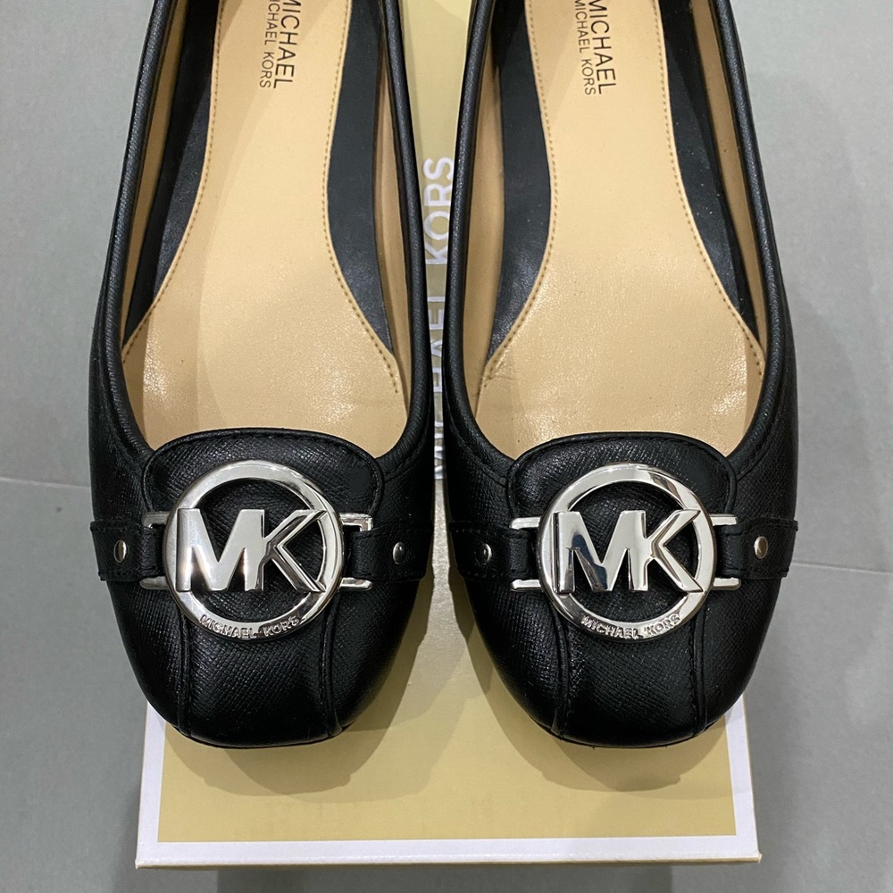 Michael Kors Black Flats 6.5